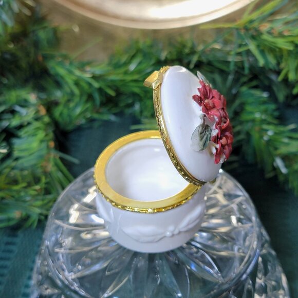 Vintage Rare Zales Ceramic Limoges Box with Gold & Diamond Necklace & Earrings - Picture 8 of 9